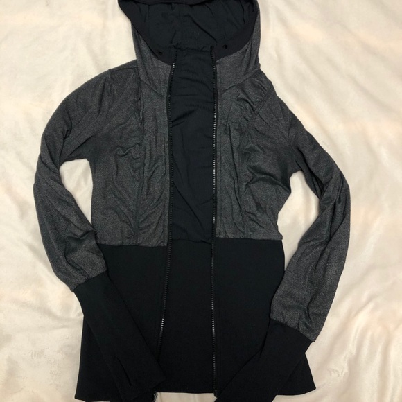 Lulu Lemon reversible sweater - Picture 4 of 5